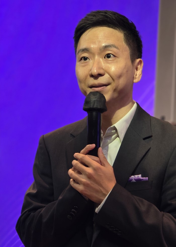 에디터 사진