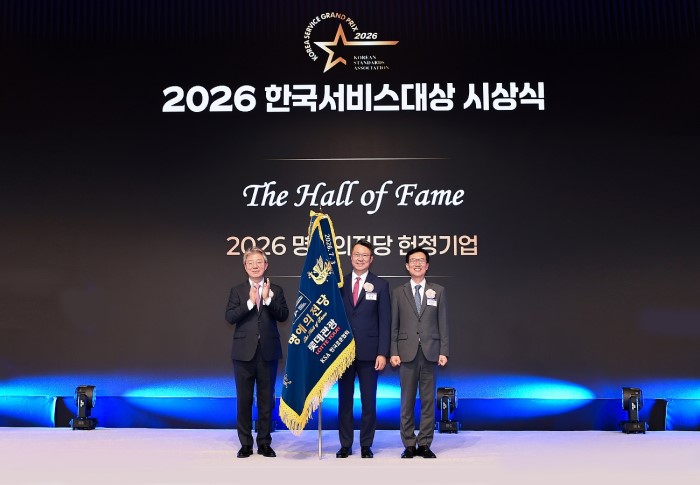 에디터 사진